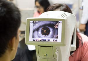 An eye examining tool